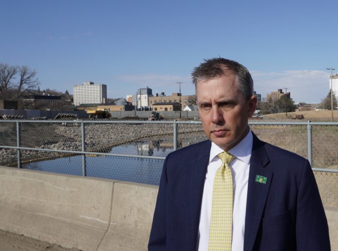 Governor tours Minot’s flood construction